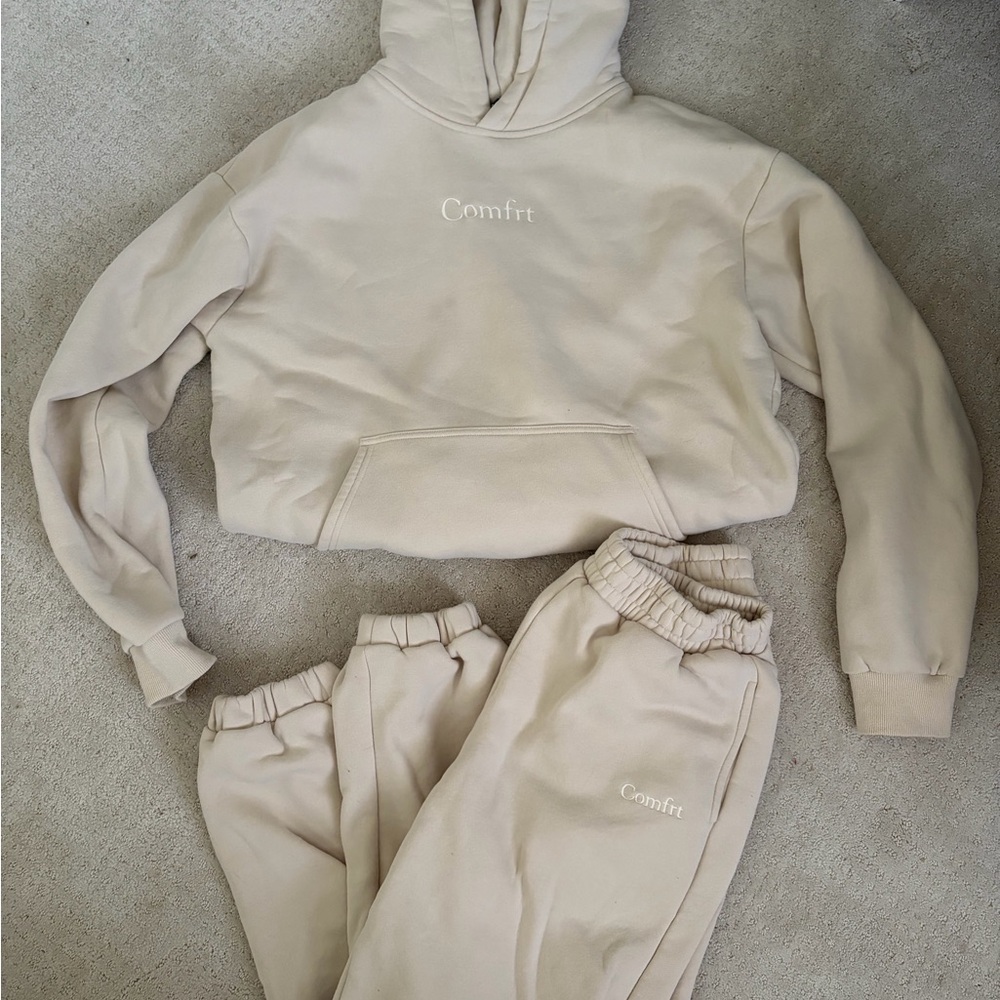 Comfrt Matching Hoodie & Sweatpants Set - Beige